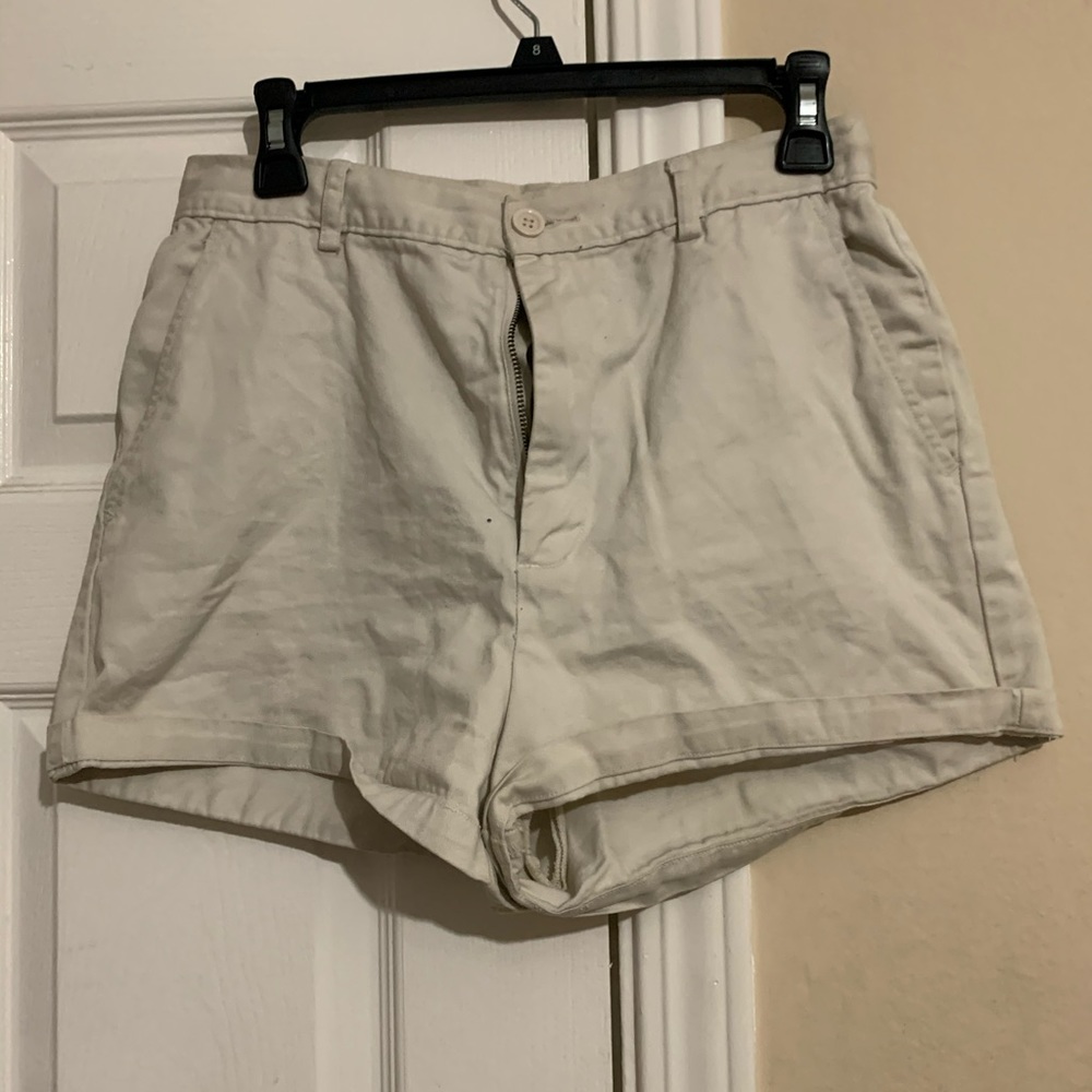 Kaki Shorts